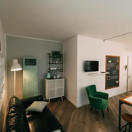 Flat 11 - Holiday Premium *